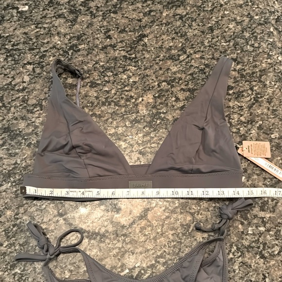 Skims plunge bikini gun metal NWT L - Picture 1 of 9